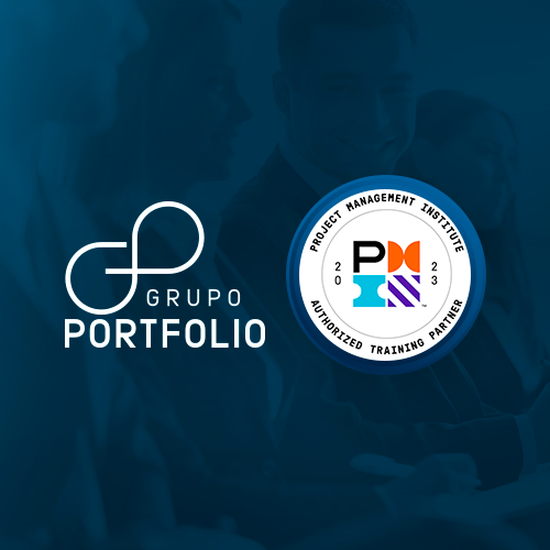 A imagem mostra a logo do Grupo Portfolio e a logo do PMI